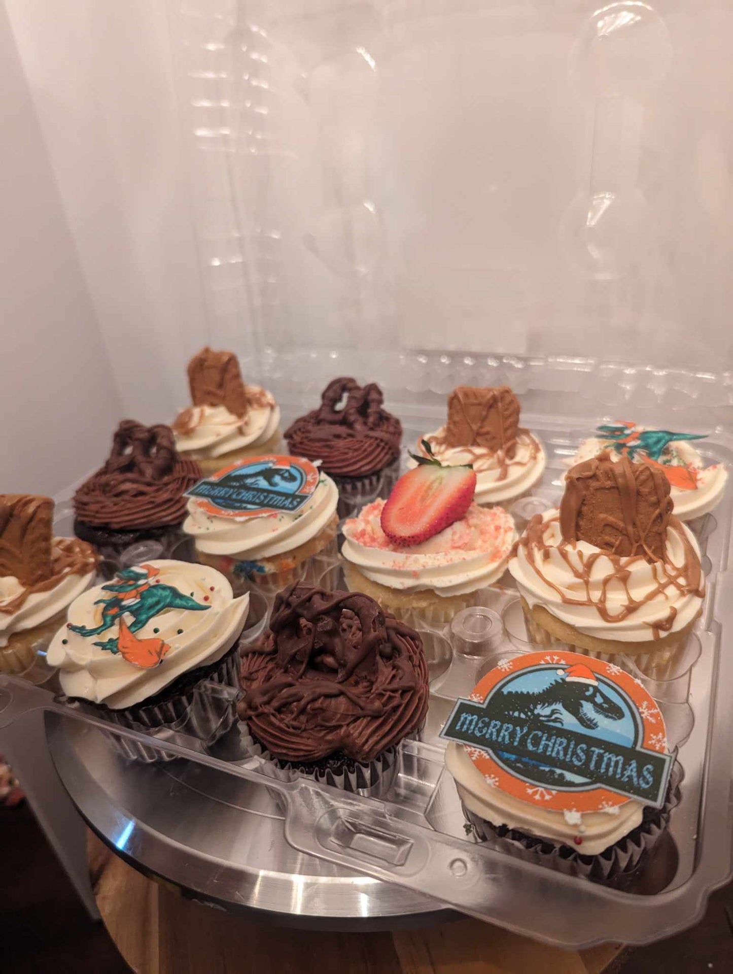 Deluxe Custom Cupcakes