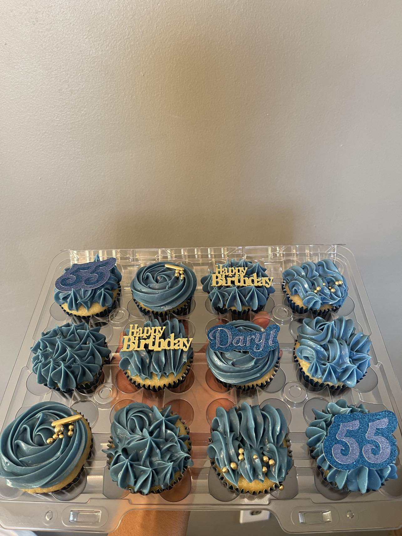 Deluxe Custom Cupcakes