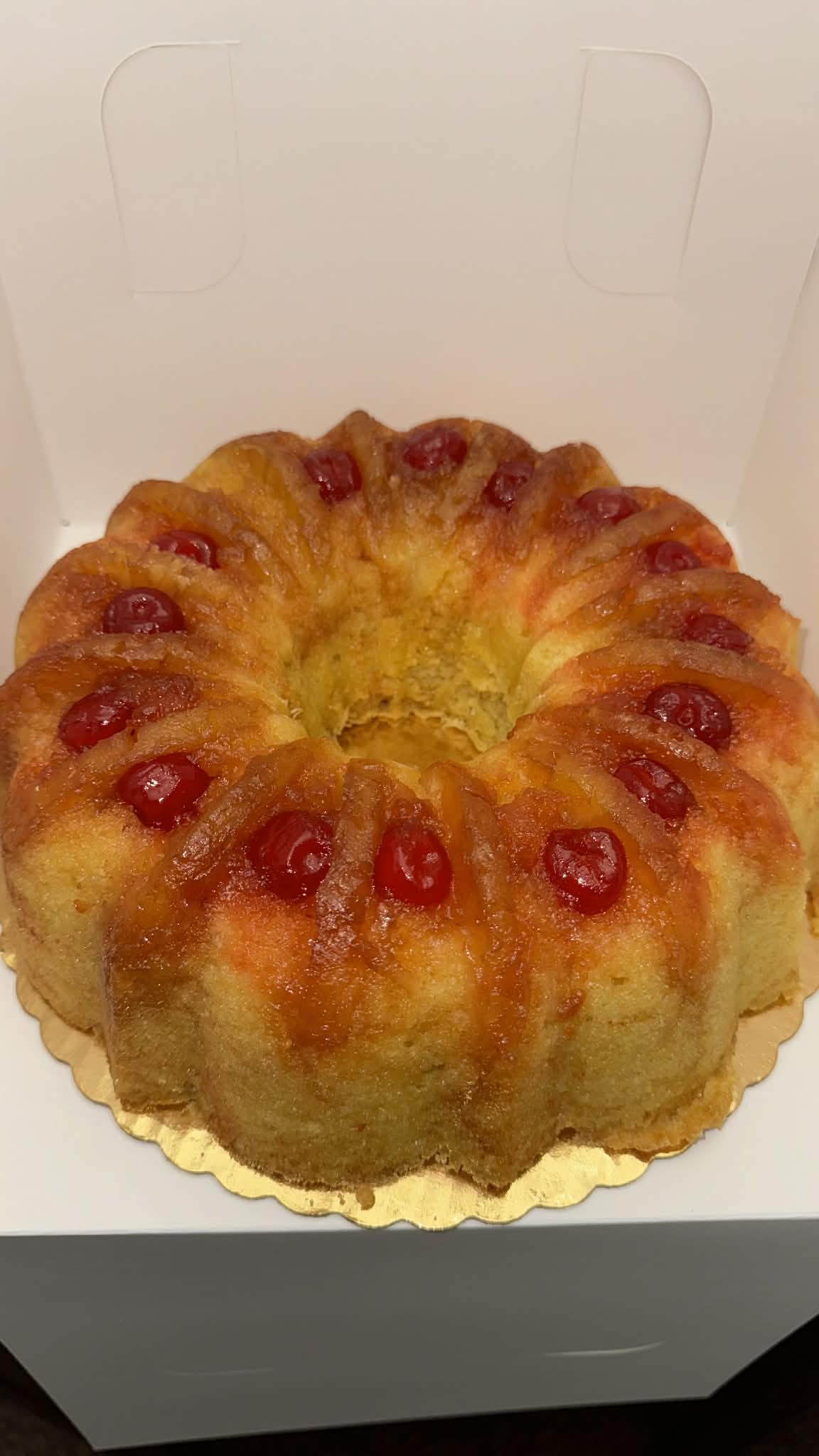 Bountiful Pineapple upside-down Bundt cake